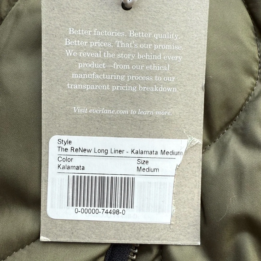 Everlane Quilted Puffer Coat in Olive - Picture 3 of 7